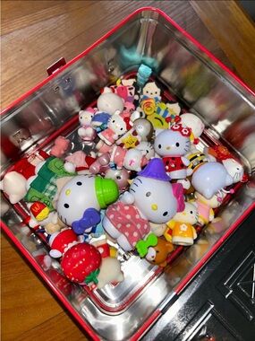 Hello Kitty Y2K lot